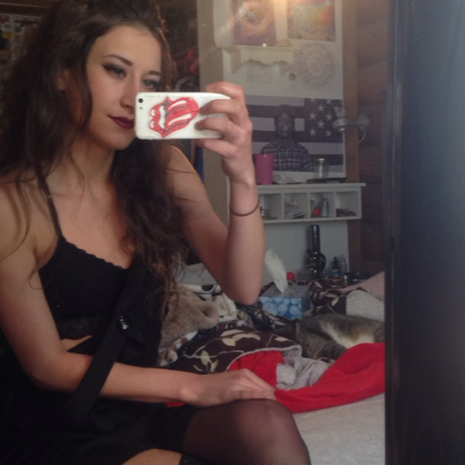 clearbay:  I LOVE ORDERING THINGS FROM ONLINE ITS LIKE SOMEONE
