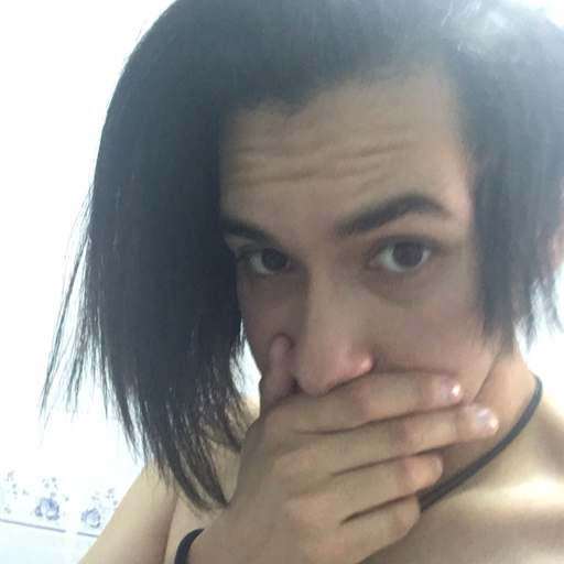 reblog si a tu hijo lo dejaras teñirse el pelo y hacerse piercings
