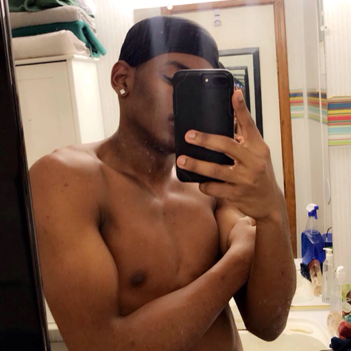 ayojustiinn:  Mcm.bray   Instagram ~ayojustiinn1   Snapchat~ay0justin
