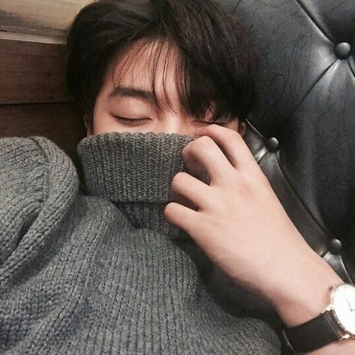 aesthetic-ulzzang:  👀🍬 