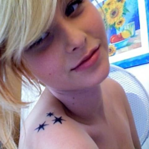 secr1tone:  “im 23 years old , Female, busty and curvy blonde..