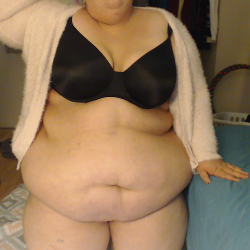 cute-fattie: I’m wearing an actual bra for once and not a sports