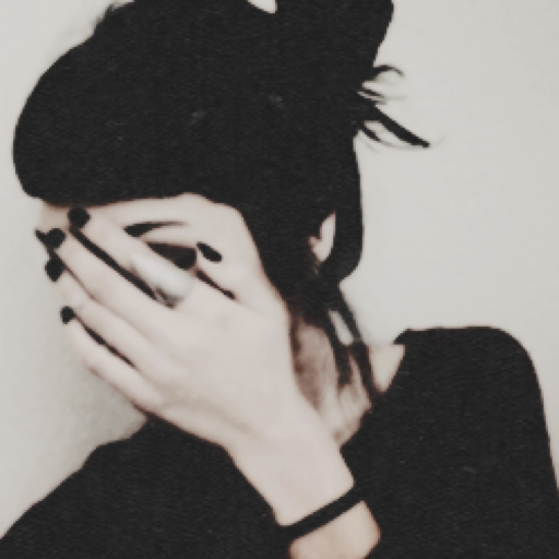 Ela merece ser amada;