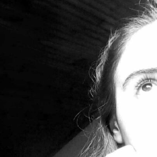 Menina, você é linda. A única coisa que você tem que abrir