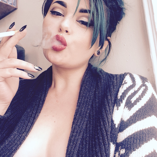 lavendergalaxxxy:  #SmokingFetish #smokingfetishnation #womenwhosmoke