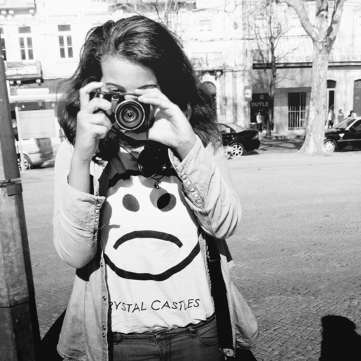 Reblog if you live in Portugal.