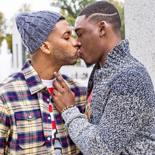 blackgaybeauty:  30k-altitudes:  This is what falling feels like💕