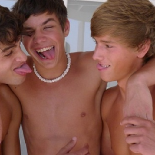 boy-that-luvs-bois:  Me shooting a big load. 