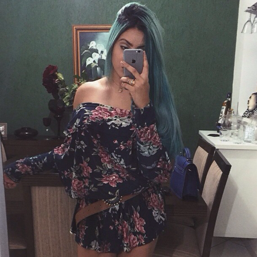 Fala pra ela que ela é um sonho bom..