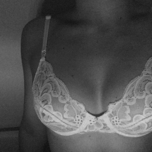 bored-giirl:  Dormir desnudos y notar tu piel caliente contra