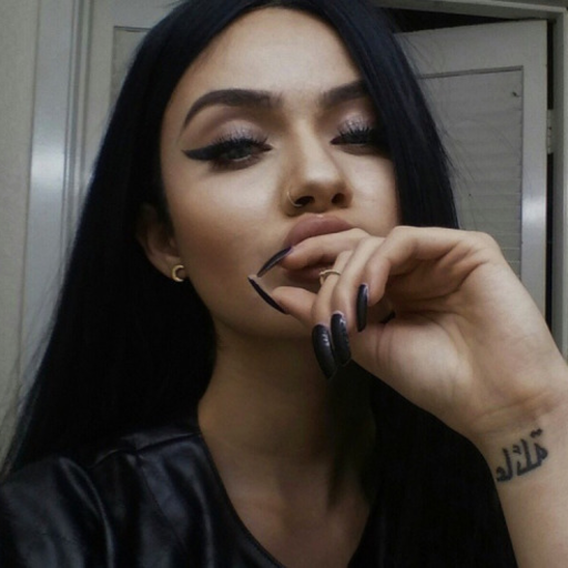cê devia tá aqui