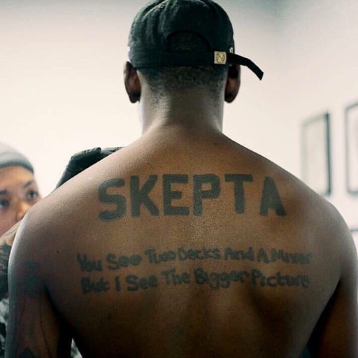 nikeypapi:  suck her titty cause the heart is there