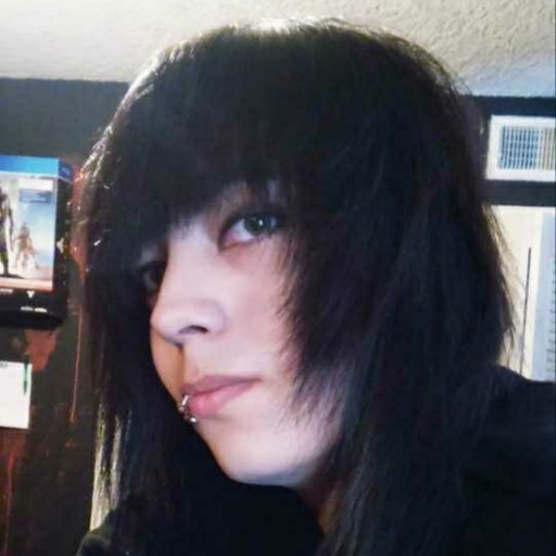 lovelytoxins:  Oh hey. I’m not dead. More so been hella busy