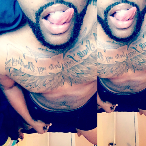 dallastxman06:  ayodeeman-blog:  jaydatbttm:  Who can I throw