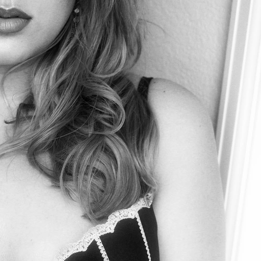 REBLOG this if you're a porn blog. I know there are more of you.
