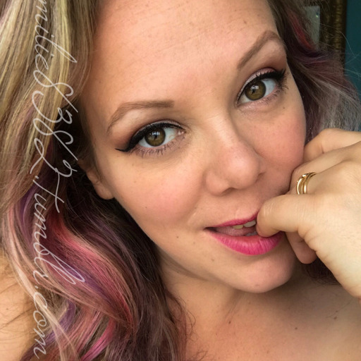 smilie8382:  forthewantofmore:  Me enjoying my hitachi  - Part