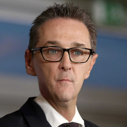 the-real-heinz-christian-strache:  “Schnauzer action satisfaction”