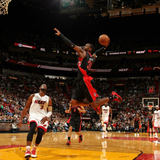 getbangedon:  Joey Dorsey takes the pass and hammers the baseline