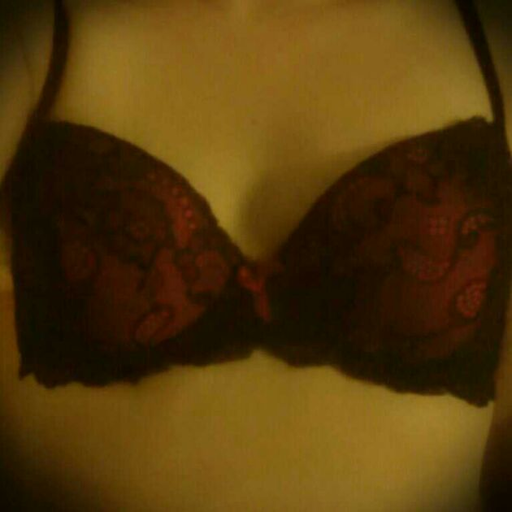 tits-n-t4ts:  I just want to lay in bed with someone in our underwear