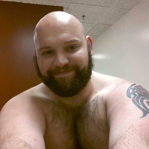 horrorbear83: Lazy Saturday 😊 