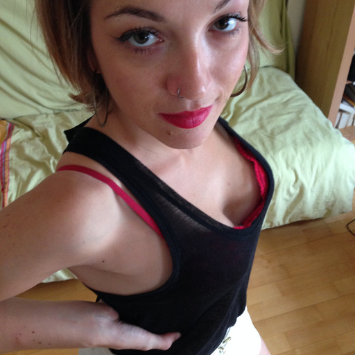 floradeparis:  Please, re-blog :)