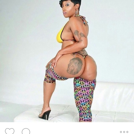 thequeencherokeedass:maximum-glutes:Call me video call looking