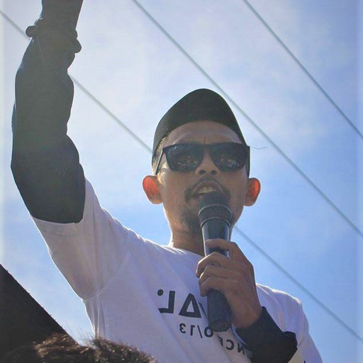 its-pria-toraja:  sggate666:Malay Khalifa.. 😋😋👅👅