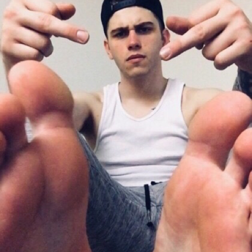 feetboy17world:  godlyyoungfeet:  My new instagram is @feetgodm