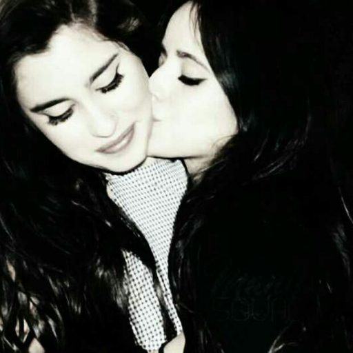 all-camren:  I’M NOT OK.  SO HOOOOT