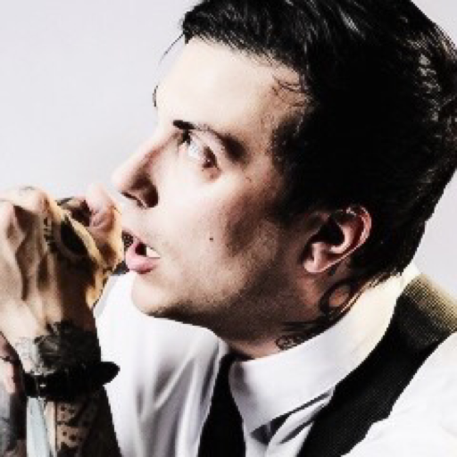 doublestuffedireos:   trying to explain twenty one pilots like: