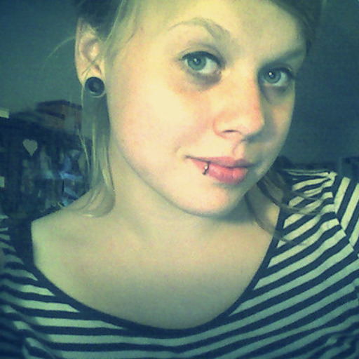 heimatlosundspaszdabei:  scheissediebullen:  ♥  “und