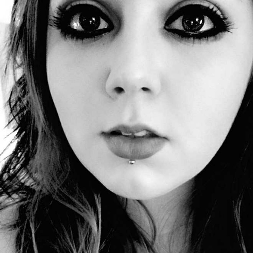 chuckleslut:  Please re-blog if you like 💋👄💋👄