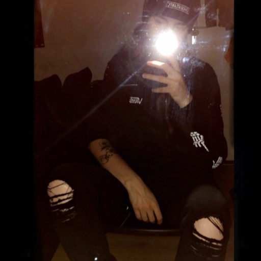 sabthevampirebitch:Netflix ft. My fingers inside you.
