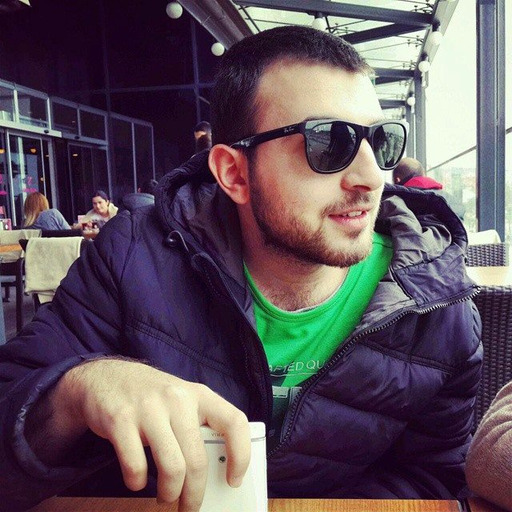 sen hiç atılan bir mesaj sonrası gözlerini kapayıp derin