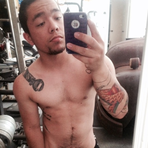 justliftin:  Grabbing on that nut sac.