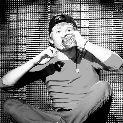 thinkiwannaharrylou:  you know how in music videos there’s