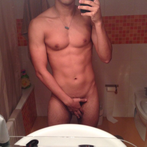 latinbastards:  superdeliciousdudes:  And… Here’s his cumshot