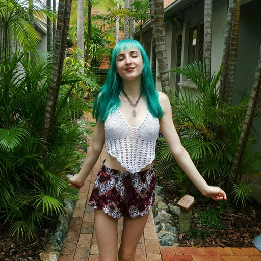 neonreef:  I wish i had like 6 good friends, boys and girls,