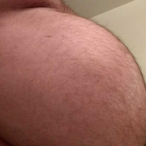 ballbelly:  I would love to feed you while wearing the small