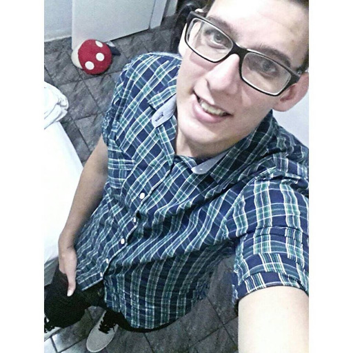Eu não acredito que já chamei aquela vadia de minha Princesa.