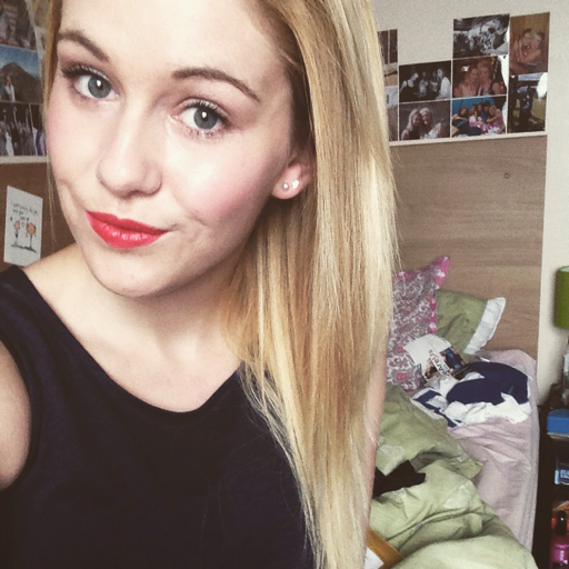 Her face is a map of the world :3