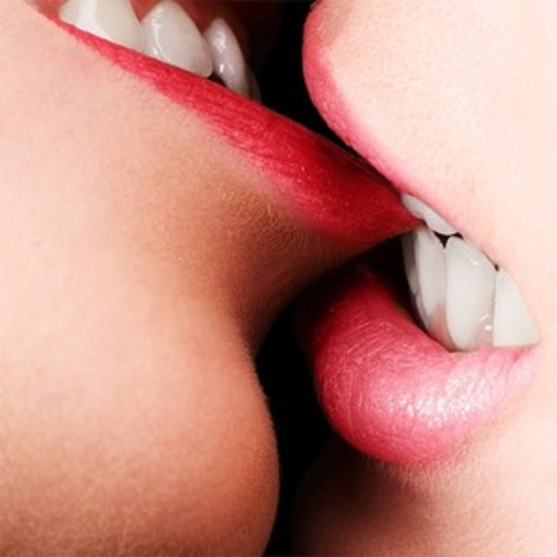 lesbianslickingpussy:  Come & cum 😏 