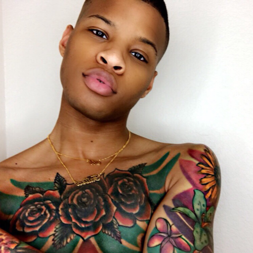 tatted-al:  supadupahflyy:  Took a break from doing yard work