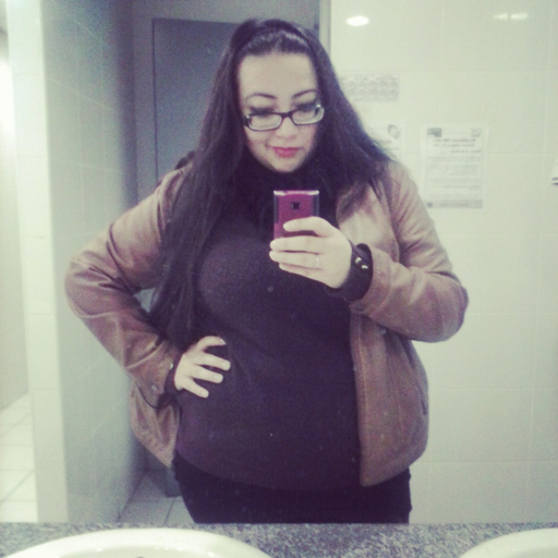 ''Haber'' es un verbo, ''A ver'' es mirar, ''Haver'' no existe.