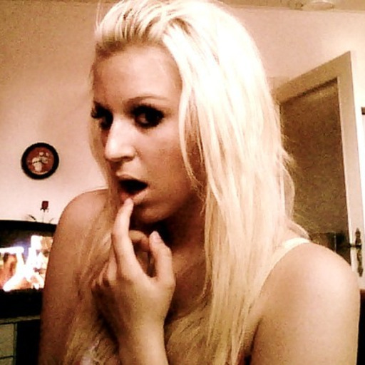 fineasswife69:  mrmrswoodman:  Bobbi straps on a huge dildo on