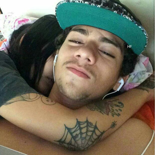 Paciente com suspeita de gay, passa bem e já chupa buceta sem