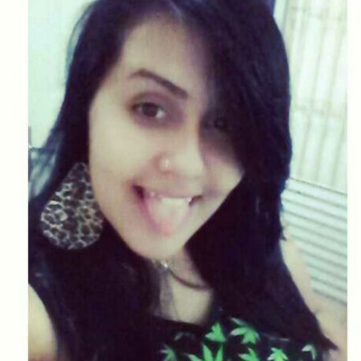 Estefani Vinelly