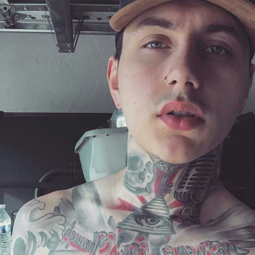 delusionaldaddy:  Fvck me one last time so I can die happy.