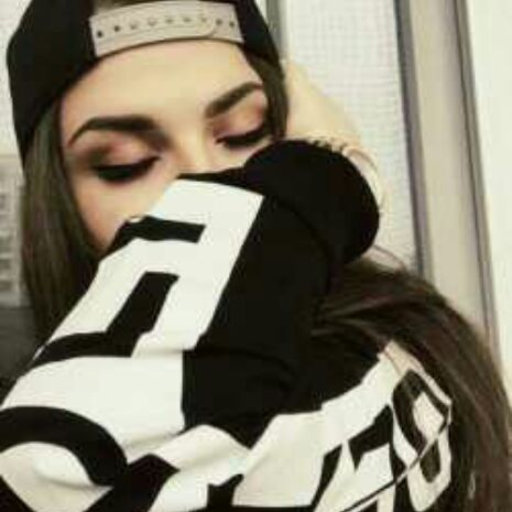 po-sitiva:  Ela:Sou feia,sou gorda,sou chata. Ele:Tá faltando