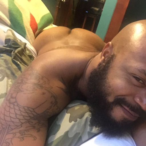 juseatthedamncake:  rawfuxkclub:  HOT SHIT!  www.JusEatTheDamnCake.tumblr.com